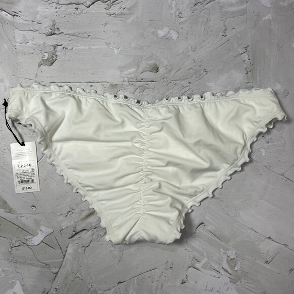 NEW Shade & Shore Ruffle Edge Bikini Bottom Size L White Low-Rise Cheeky TARGET - Picture 2 of 7
